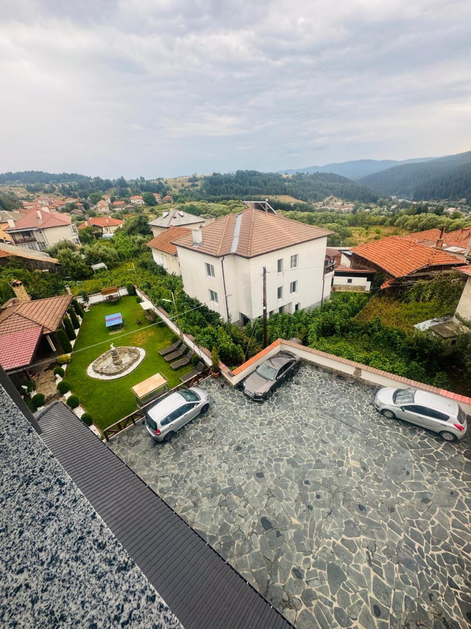 Къща За Гости Аси Dospat Exterior foto